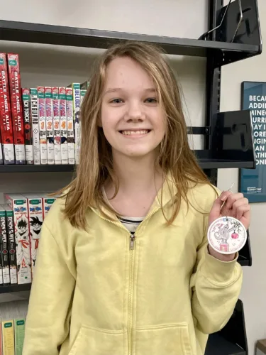 Warren Public Library announces Ornament Contest winner